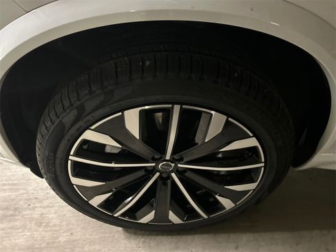 New 2026 Volvo XC90 B6 Ultra image 8