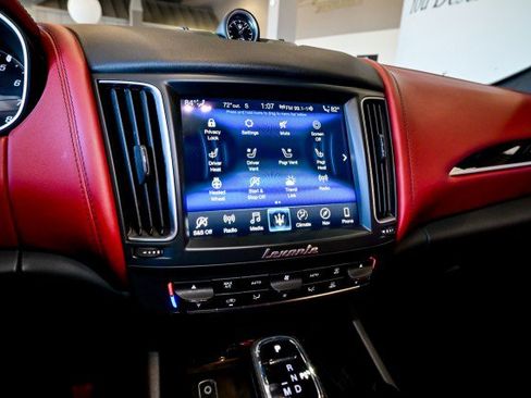 Used 2020 Maserati Levante image 36