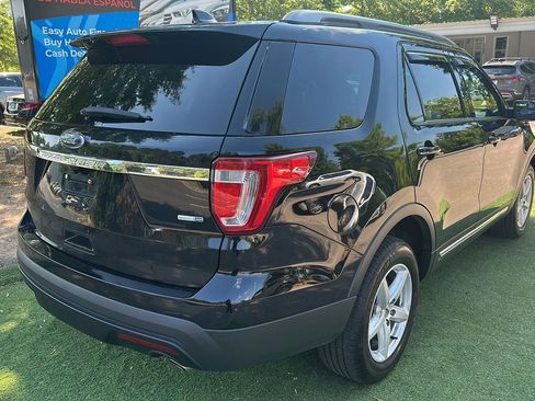 Used 2017 Ford Explorer XLT AWD/4WD image 7