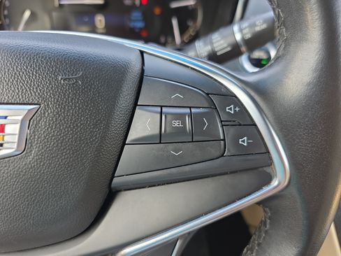 Used 2019 Cadillac XT5 FWD image 20