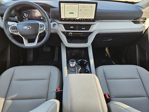 New 2026 Ford Explorer Active w/ Active Comfort Package image 5
