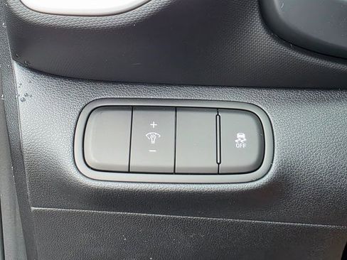 New 2025 Hyundai Venue SEL image 38