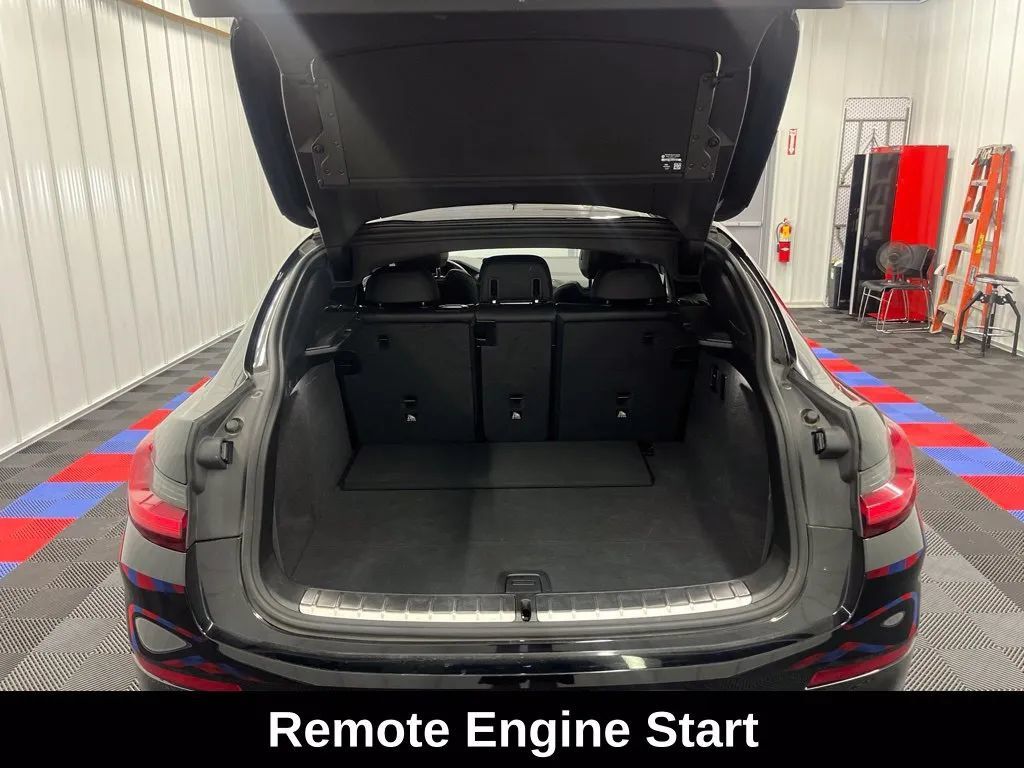 Used 2025 BMW X4 xDrive30i AWD/4WD image 7