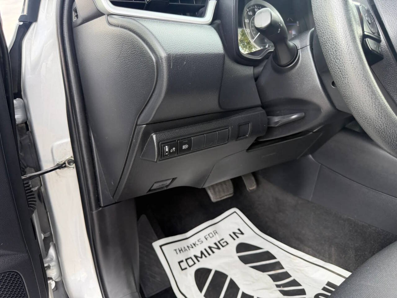 Used 2022 Toyota Corolla LE FWD image 16