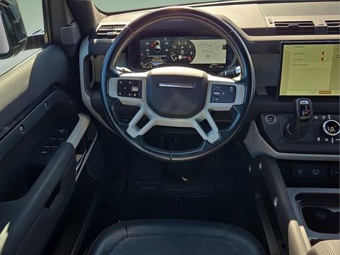 Used 2022 Land Rover Defender 110 S image 19