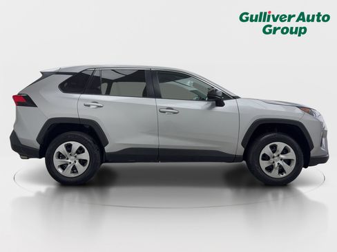 Used 2022 Toyota RAV4 LE FWD image 10