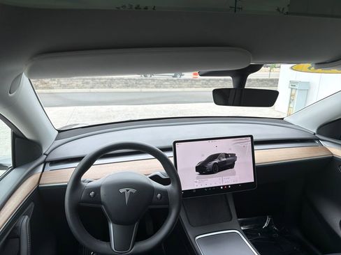 Used 2023 Tesla Model Y Long Range image 13