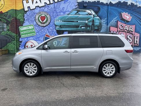 Used 2016 Toyota Sienna LE w/ Protection Package AWD/4WD image 2