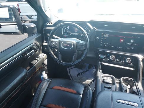 Used 2024 GMC Sierra 2500 AT4 w/ Technology Package AWD/4WD image 15