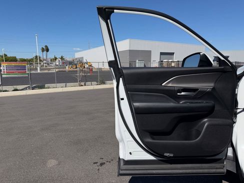 Used 2024 Toyota Grand Highlander XLE image 13