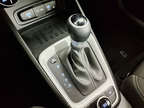 Certified 2026 Hyundai Venue SEL FWD image 21