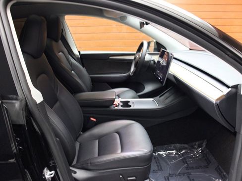 Used 2024 Tesla Model Y Performance AWD/4WD image 17