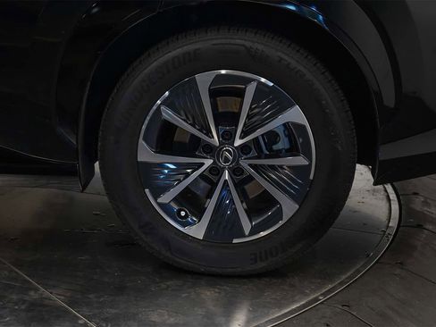 Used 2025 Lexus RZ 300e image 10