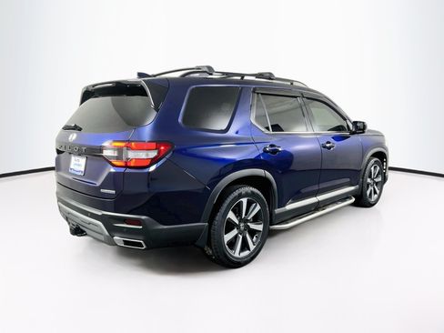 Used 2025 Honda Pilot Touring image 5