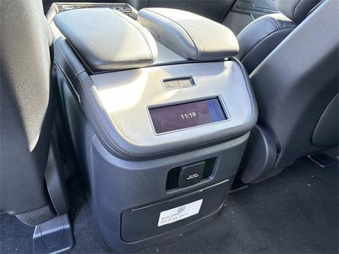 New 2025 Lincoln Navigator Reserve w/ Jet Appearance Package image 16