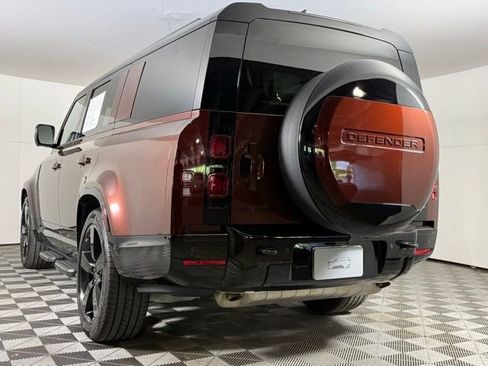 Used 2025 Land Rover Defender 130 X-Dynamic SE AWD/4WD image 4