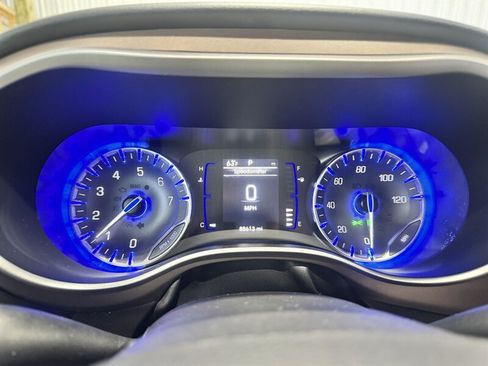 Used 2021 Chrysler Voyager Lxi FWD image 10