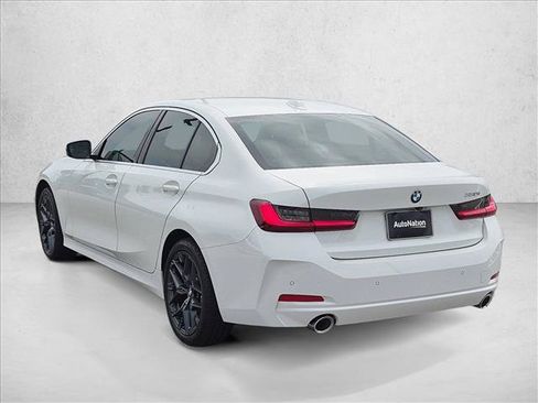Used 2025 BMW 330i Sedan w/ M Sport Package RWD image 5