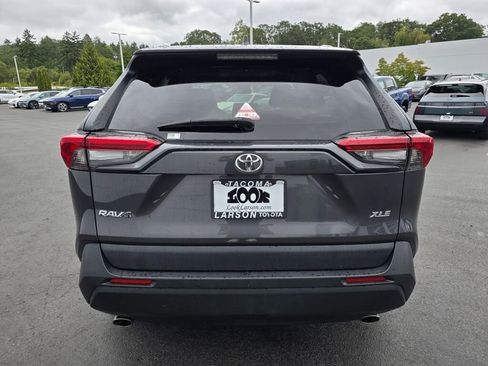 Used 2022 Toyota RAV4 XLE image 4