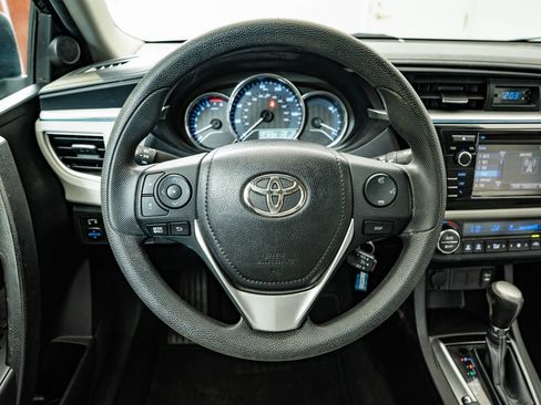 Used 2015 Toyota Corolla LE FWD image 39