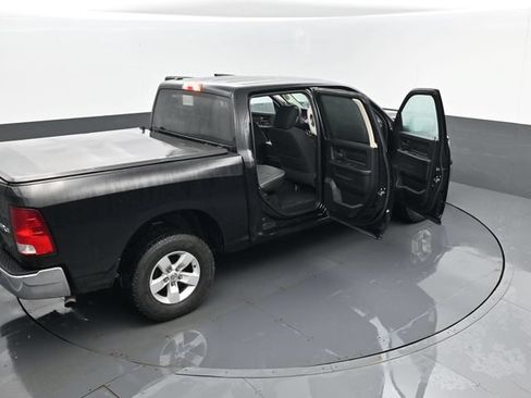Used 2022 RAM 1500 4x4 Crew Cab Classic w/ Chrome Appearance Group image 26