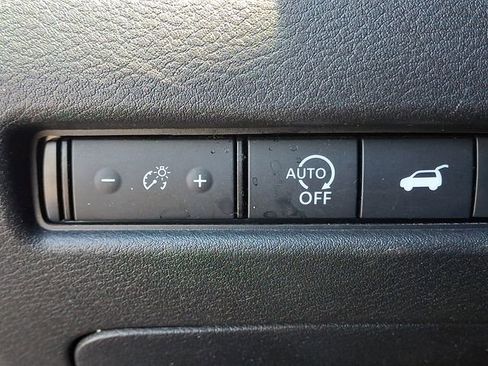 Used 2024 Nissan Rogue SV AWD/4WD image 25