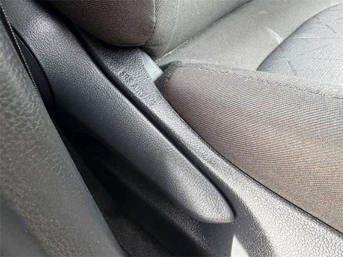 Used 2025 Toyota RAV4 XLE image 28