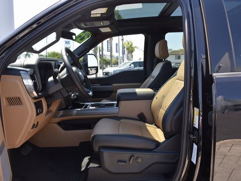 Used 2025 Ford F450 Lariat w/ FX4 Off-Road Package image 24