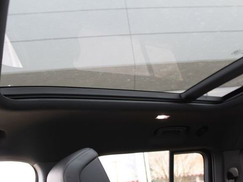 New 2026 Land Rover Defender 130 X-Dynamic SE image 18