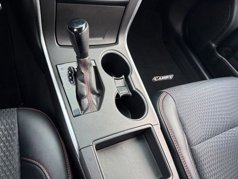 Used 2015 Toyota Camry LE image 24