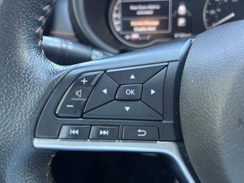 Used 2020 Nissan Kicks SR image 26