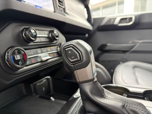 Used 2025 Ford Bronco Badlands AWD/4WD image 39