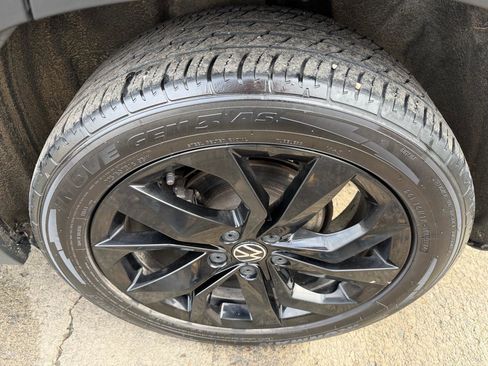 Used 2022 Volkswagen Taos SE image 19