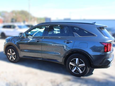 Certified 2023 Kia Sorento S image 12