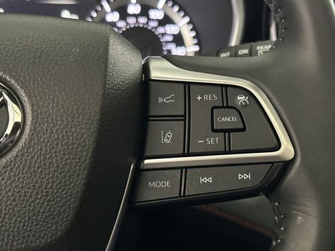 Used 2024 Toyota Highlander XSE AWD/4WD image 29