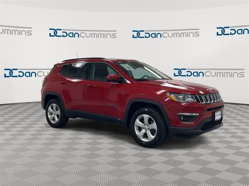 Used 2020 Jeep Compass Latitude image 2