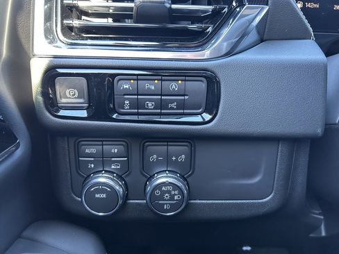 New 2026 GMC Yukon XL Elevation image 52