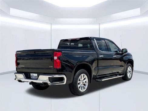 Used 2020 Chevrolet Silverado 1500 LTZ w/ LTZ Premium Package AWD/4WD image 5