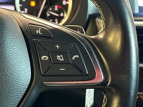 Used 2018 INFINITI QX30 Premium w/ Technology Package image 27