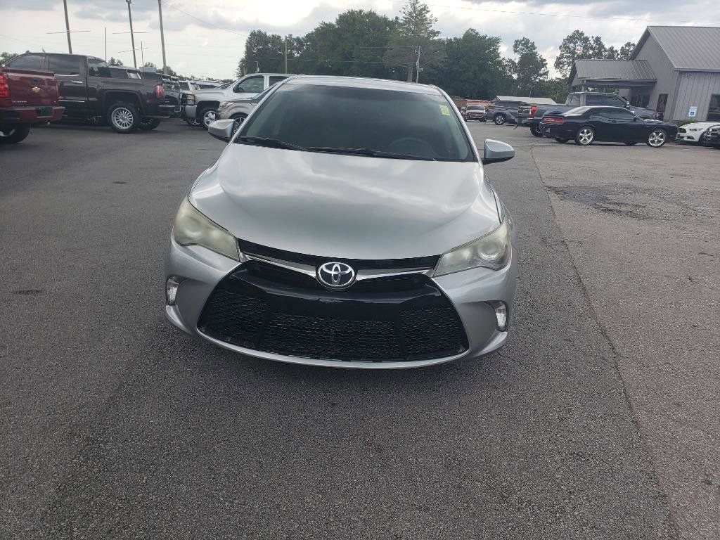Used 2017 Toyota Camry SE FWD image 1