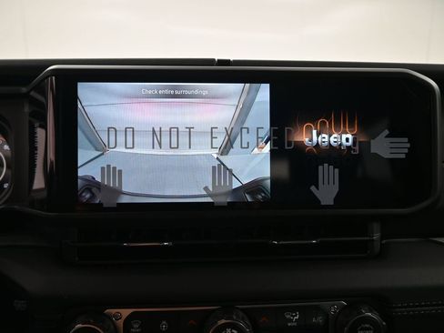 New 2025 Jeep Gladiator Sport image 28