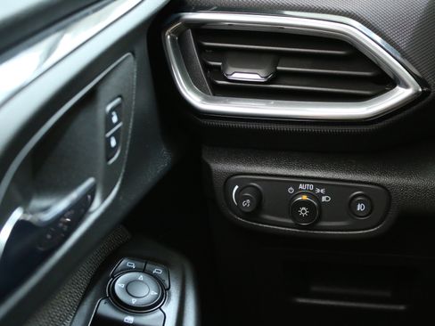Certified 2023 Chevrolet TrailBlazer LT w/ Convenience Package FWD image 15