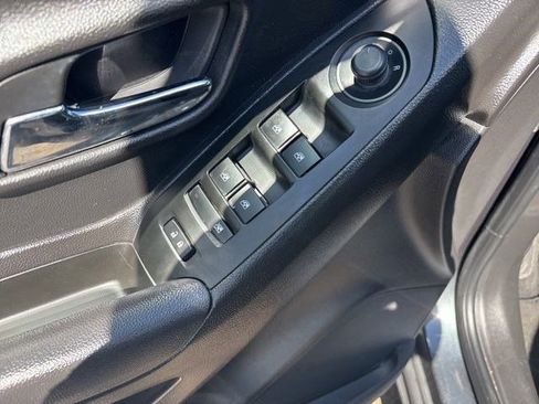 Used 2018 Chevrolet Trax LT w/ LT Convenience Package image 14