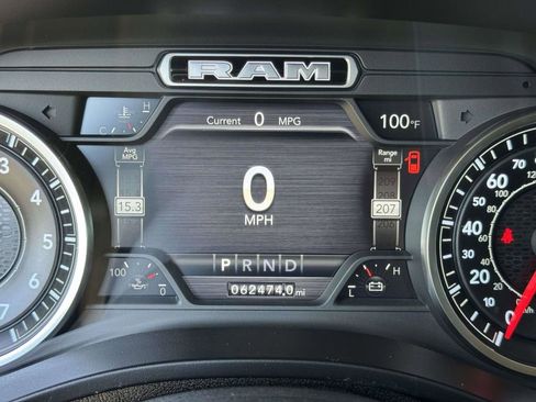 Used 2019 RAM 1500 Laramie AWD/4WD image 14