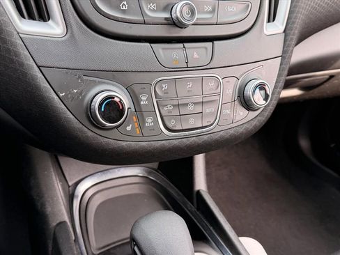 Used 2025 Chevrolet Malibu LT image 23