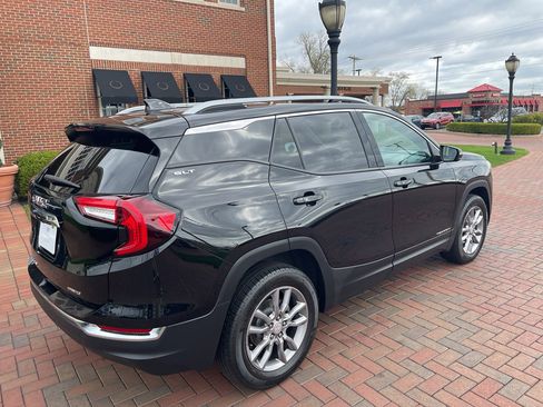 Used 2022 GMC Terrain SLT AWD/4WD image 8