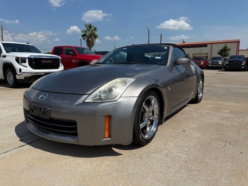 Used 2008 Nissan 350Z Touring image 3