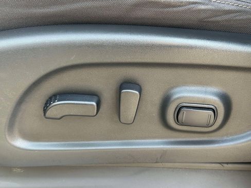 Used 2020 Nissan Titan SV w/ SV Convenience Package image 19