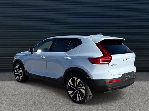 New 2026 Volvo XC40 B5 Ultra w/ Climate Package image 7