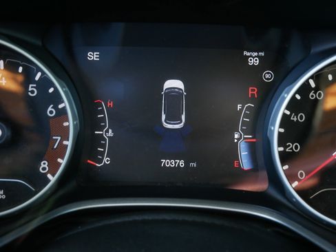 Certified 2021 Jeep Compass Limited image 33